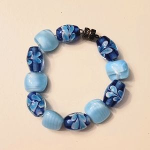 BLOOMINGDALE'S BLUE BEADED BRACELET
